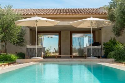 Pool and Exterior (2)