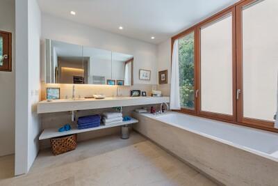 Bathroom (2)