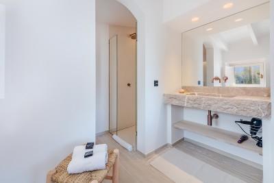 Bathroom (3)