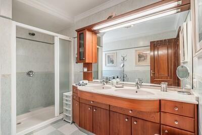 Bathroom (3)