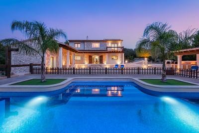 NS Exterior and Pool (1)