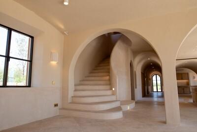 Interior (3)