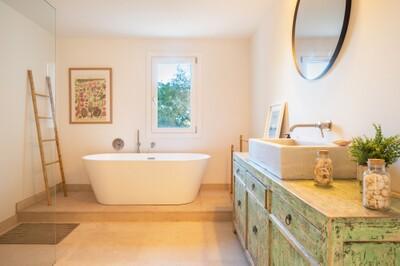Bathroom (3)