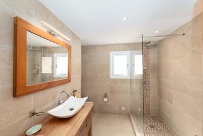 bathroom (1)