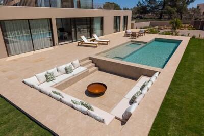 Exterior and Pool (7)