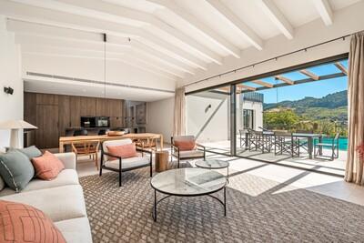 Living Room (2)