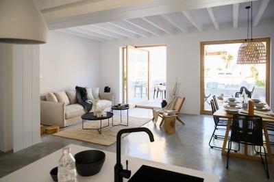 Living room area (2)