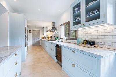 Kitchen (1).jpg