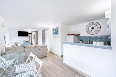 Guest Apt (1).jpg