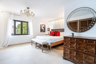 Bedroom (6).jpg
