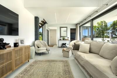 Living (2)