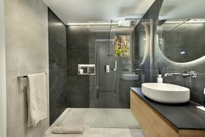 Bathroom (5)