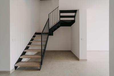 Hall - Stairs (2)