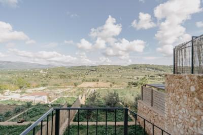 Views (1)