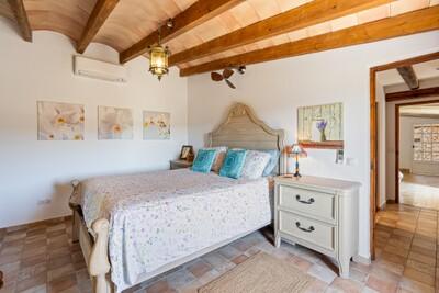 Bedroom (3).jpg