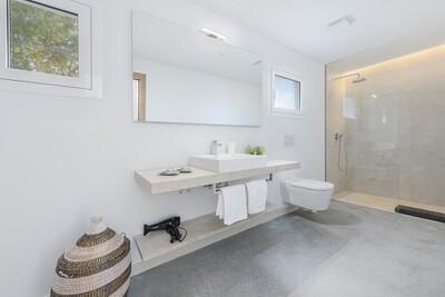 Bathroom (6)