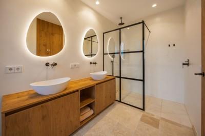 Bathroom (11)