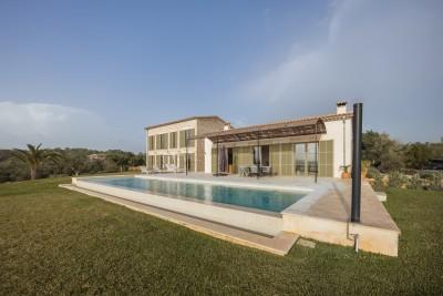 Exterior and Pool (5)
