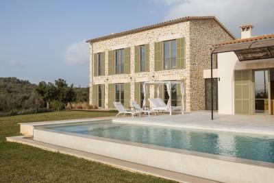 Exterior and Pool (6)