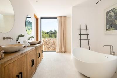 19_Sun Valley_Master Bathroom (2)