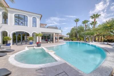 Exterior and Pool (8)