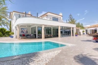 Exterior and Pool (12)