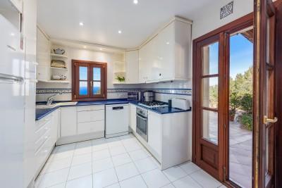 Kitchen (2)