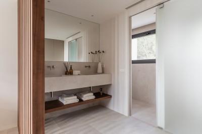 Bathroom (2)