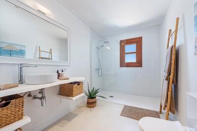 Bathroom (2)