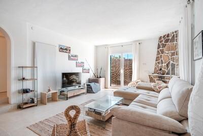 Living Room (3)