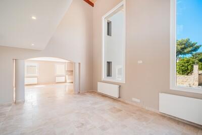 Living Room (2)