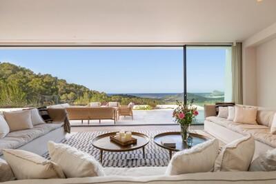 06 Farm 1 - Living Room