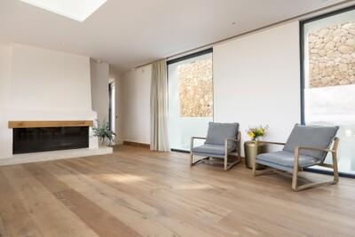 08 Farm 1 - Living Room