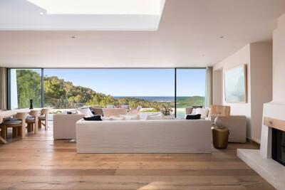 07 Farm 1 - Living Room