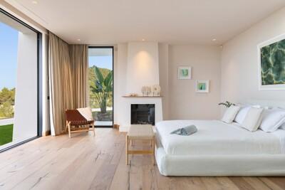 14 Farm 1 - Master Bedroom