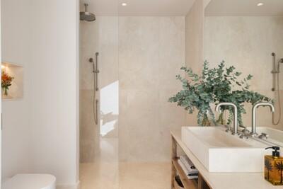 22 Farm 1 - Bathroom