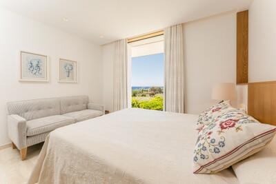 Bedrooms (1)