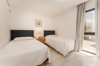 Bedrooms (5)