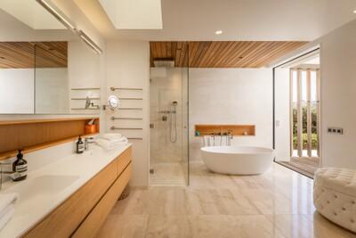 Bathrooms (6)