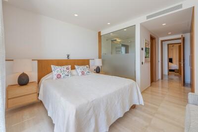 Bedroom (1).jpg
