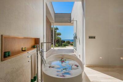 Bathroom (4).jpg