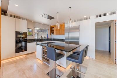 Kitchen (2).jpg