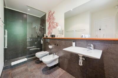 Bathroom (2)