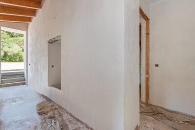 Interior (3)