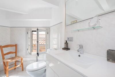 Bathroom (2)