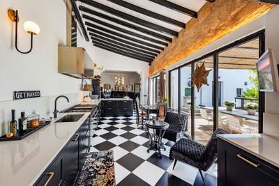 Kitchen (1)