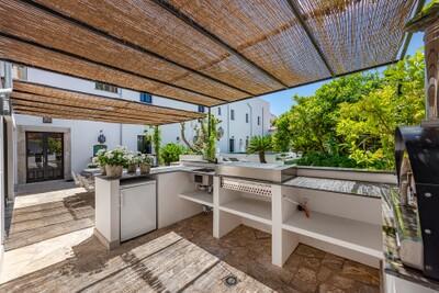 Outdoor Kitchen