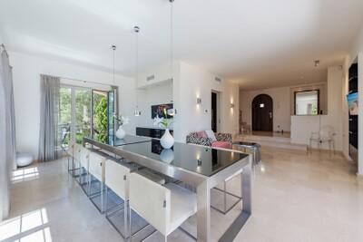 Dining (1)