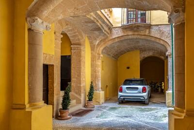 Building Entrance (3)