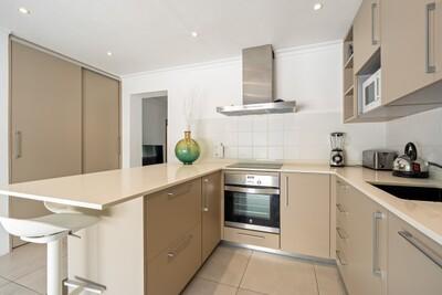 Kitchen (1).jpg